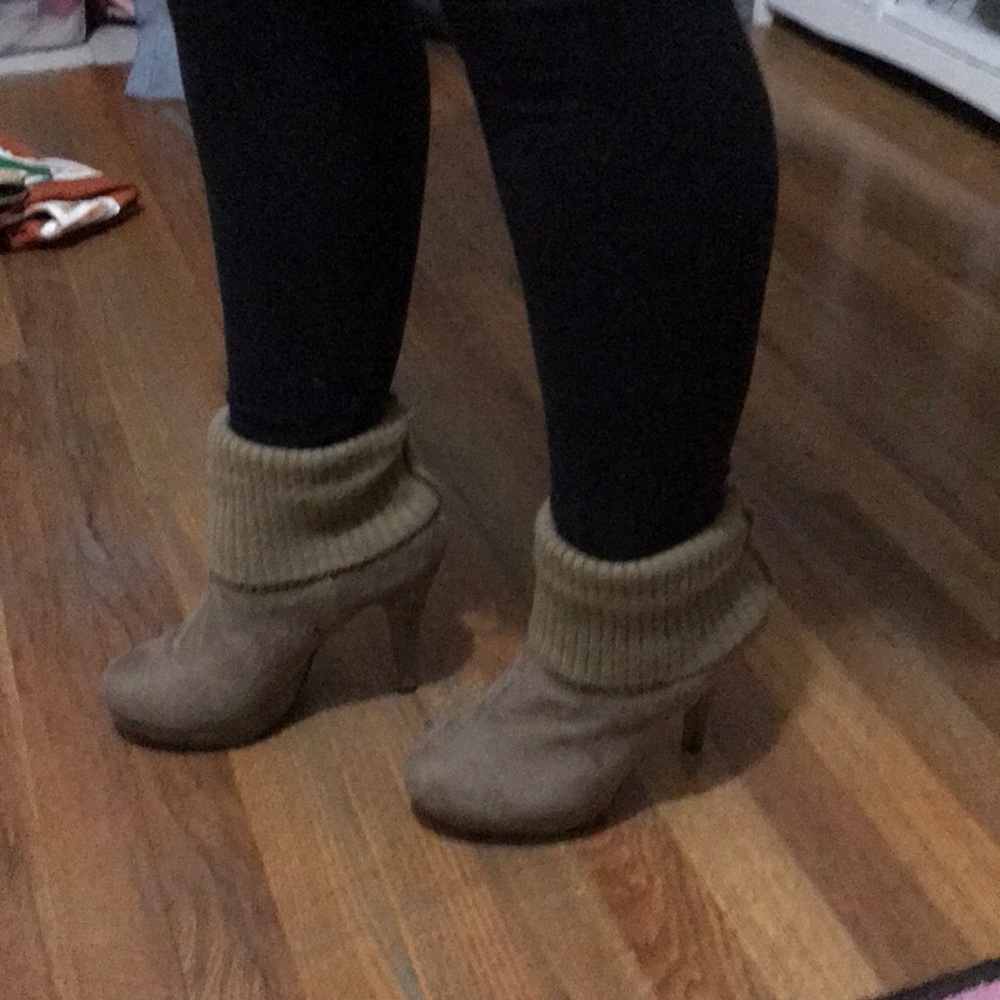 Women’s heels 6/7